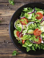 Encontre receitas de saladas frescas, nutritivas e saborosas para todas as ocasiões! Opções leves, criativas e fáceis de preparar para uma alimentação saudável.